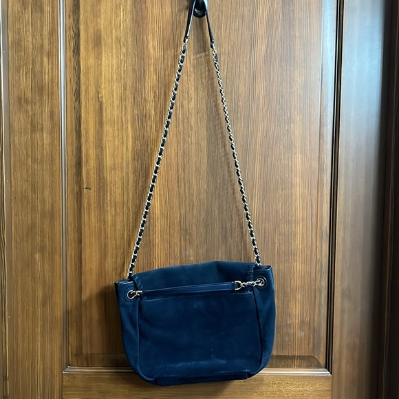 💙TORY BURCH💙 Marion Blue Suede Messenger Bag , Leather & Gold Chain Strap - Picture 5 of 10